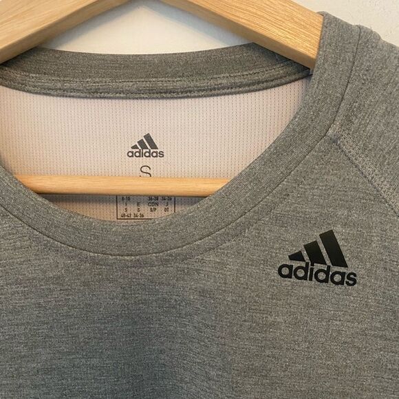 Adidas aeroready grey short sleeved top small - Picture 3 of 6